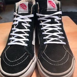Vans sneakers size 5 men and 6.5 women’s